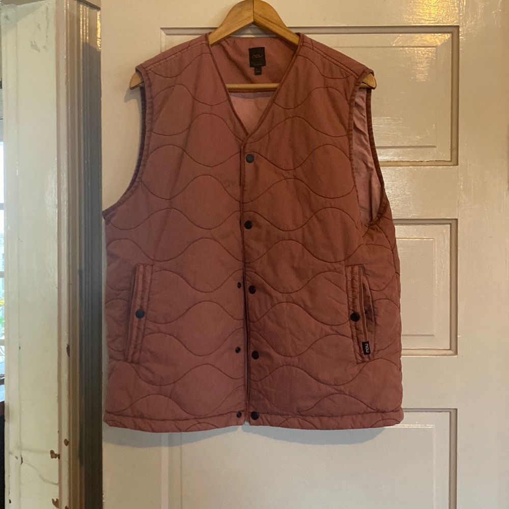NAU women’s vest size large